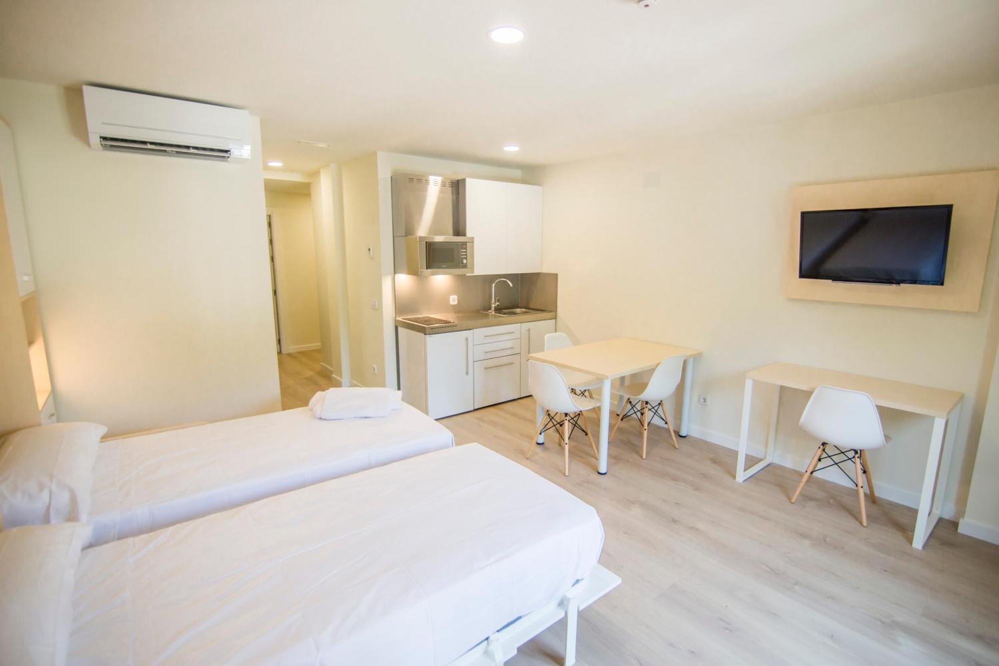 Apartamentos Plaza de Santiago - Estudios Turisticos - 1 LLAVE Pinto Exterior foto