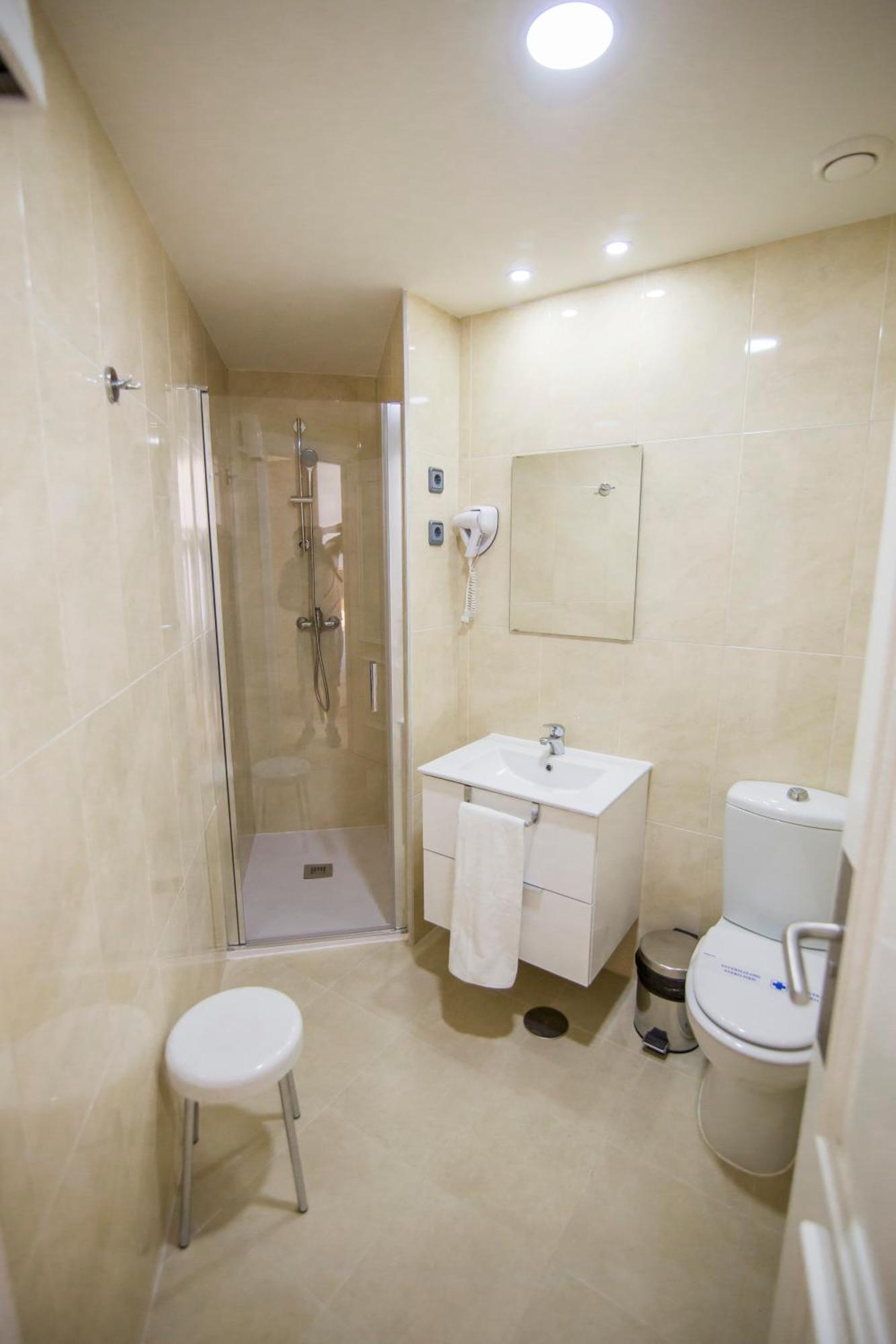 Apartamentos Plaza de Santiago - Estudios Turisticos - 1 LLAVE Pinto Exterior foto