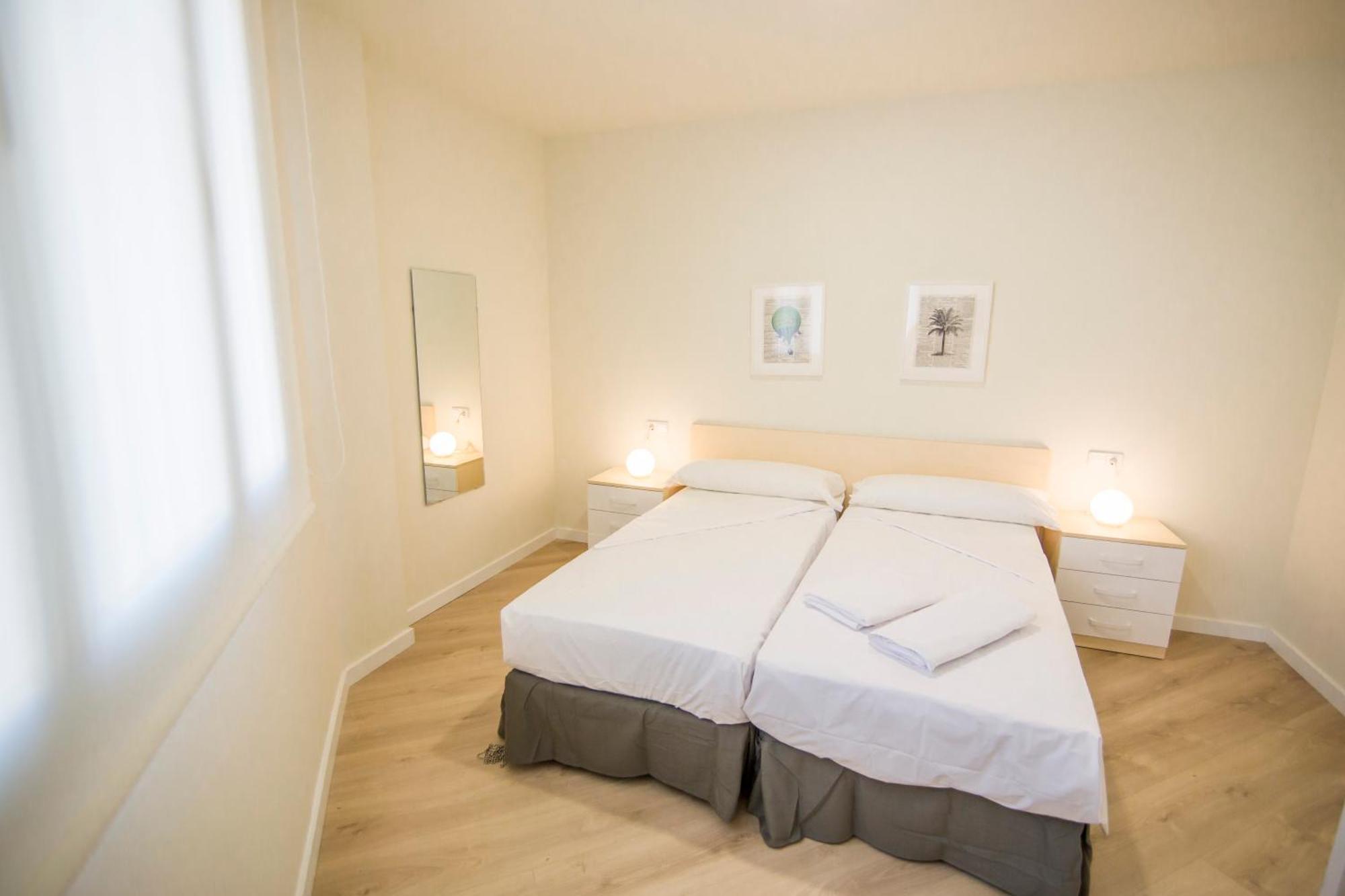 Apartamentos Plaza de Santiago - Estudios Turisticos - 1 LLAVE Pinto Exterior foto